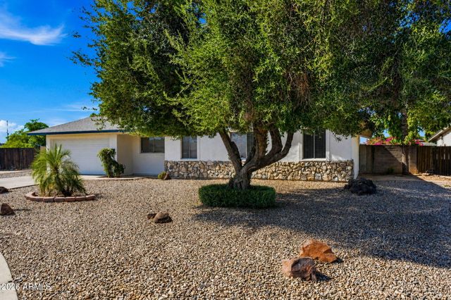 3525 W Crocus Drive W, Phoenix, AZ 85053