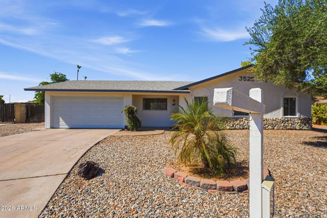 3525 W Crocus Drive W, Phoenix, AZ 85053