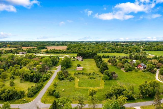N86W31686 Kilbourne ROAD, Hartland, WI 53029