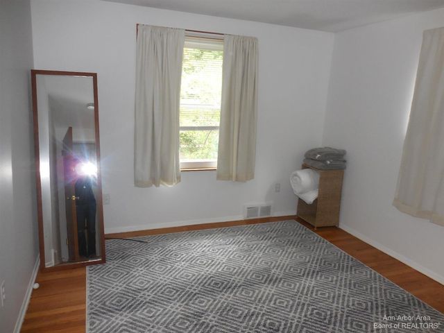 3253 Lockridge Drive, Ann Arbor, MI 48108