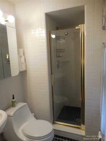 3253 Lockridge Drive, Ann Arbor, MI 48108