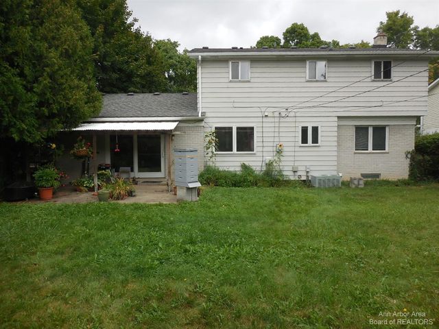 3253 Lockridge Drive, Ann Arbor, MI 48108