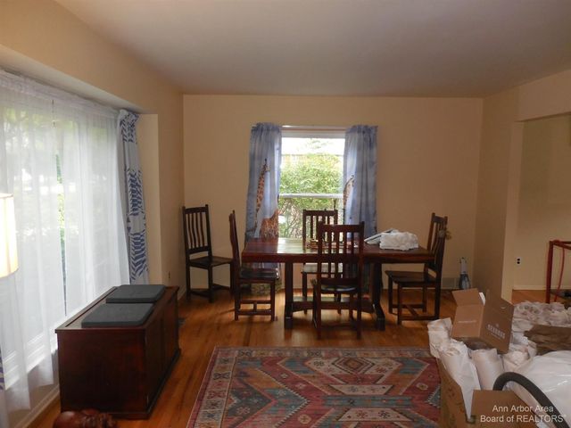 3253 Lockridge Drive, Ann Arbor, MI 48108