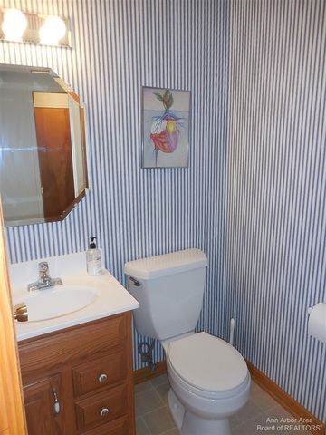 3253 Lockridge Drive, Ann Arbor, MI 48108