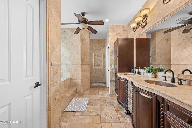 1442 E CATAMARAN Drive, Gilbert, AZ 85234
