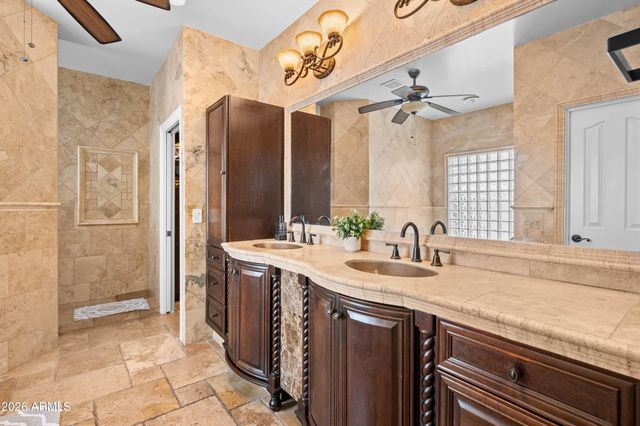 1442 E CATAMARAN Drive, Gilbert, AZ 85234
