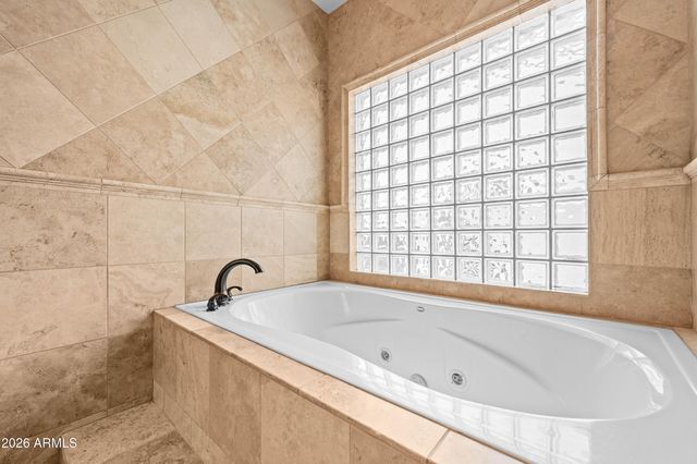 1442 E CATAMARAN Drive, Gilbert, AZ 85234