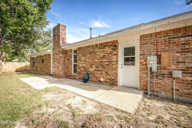 12505 W Canterbury Drive, Ocean Springs, MS 39564