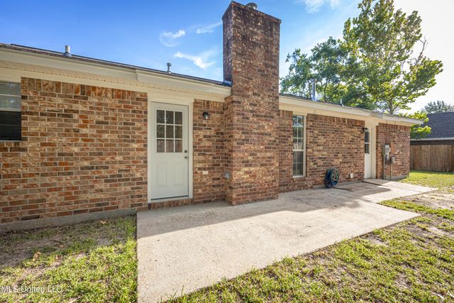 12505 W Canterbury Drive, Ocean Springs, MS 39564