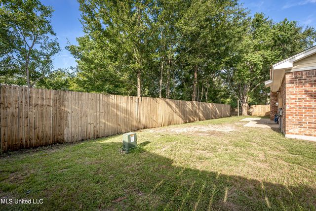 12505 W Canterbury Drive, Ocean Springs, MS 39564