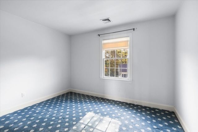 53 White Cliff Dr, Plymouth, MA 02360