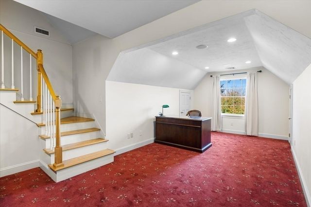 53 White Cliff Dr, Plymouth, MA 02360