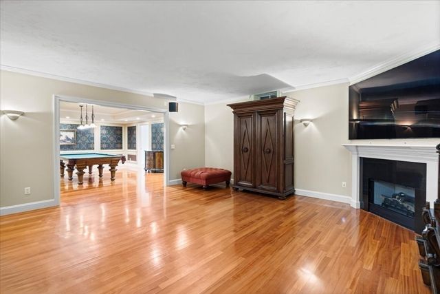 53 White Cliff Dr, Plymouth, MA 02360