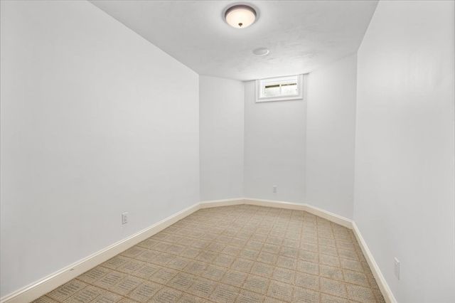 53 White Cliff Dr, Plymouth, MA 02360