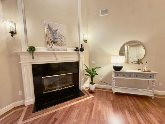 53 White Cliff Dr, Plymouth, MA 02360