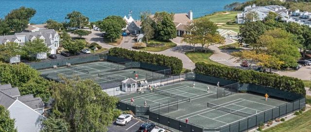 53 White Cliff Dr, Plymouth, MA 02360