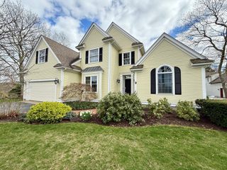 53 White Cliff Dr, Plymouth, MA 02360
