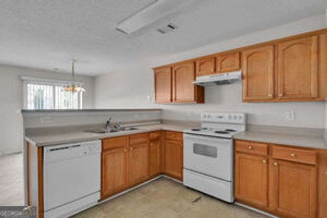 7243 April Court, Morrow, GA 30260