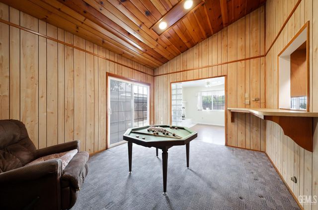 3008 Doris Lane, Bakersfield, CA 93304