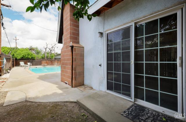 3008 Doris Lane, Bakersfield, CA 93304