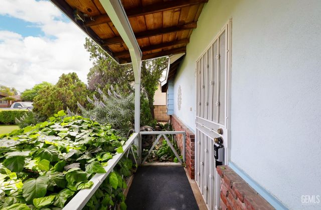 3008 Doris Lane, Bakersfield, CA 93304