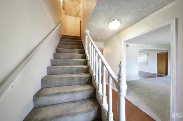 3008 Doris Lane, Bakersfield, CA 93304