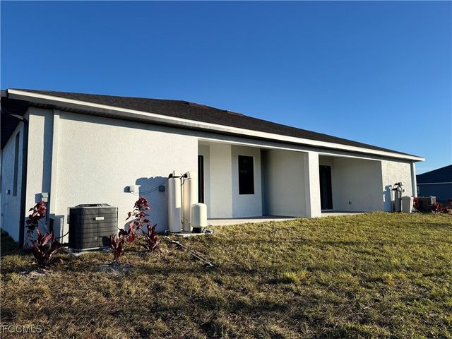2104 NE 16th TER, Cape Coral, FL 33909