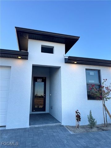 2104 NE 16th TER, Cape Coral, FL 33909