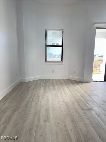 2104 NE 16th TER, Cape Coral, FL 33909