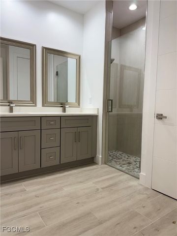 2104 NE 16th TER, Cape Coral, FL 33909