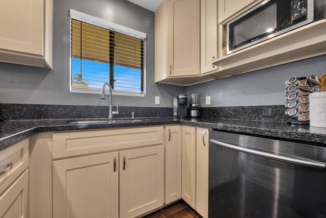 1450 S Kihei Rd Apt F201, Kihei, HI 96753