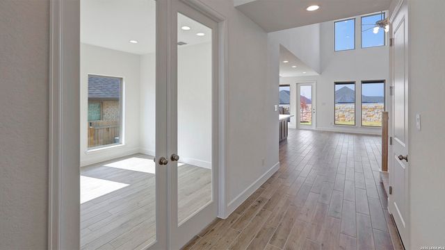 1211 Argon Way, San Antonio, TX 78245