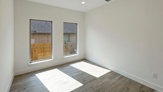 1211 Argon Way, San Antonio, TX 78245