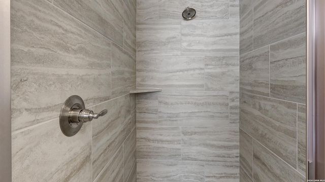 1211 Argon Way, San Antonio, TX 78245