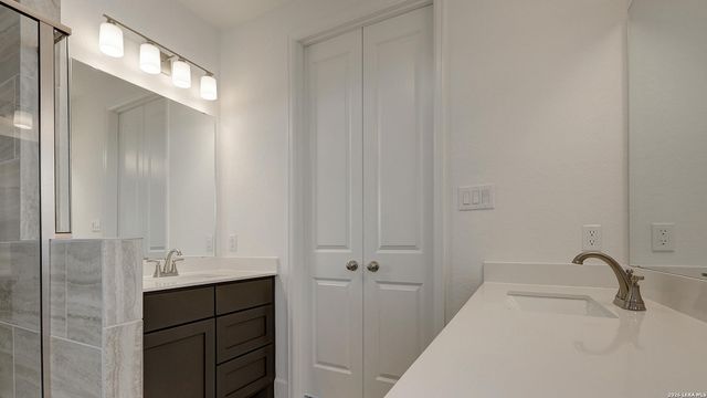 1211 Argon Way, San Antonio, TX 78245