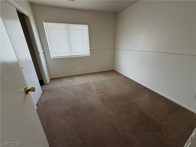 5211 Paradise Skies Avenue, Las Vegas, NV 89156