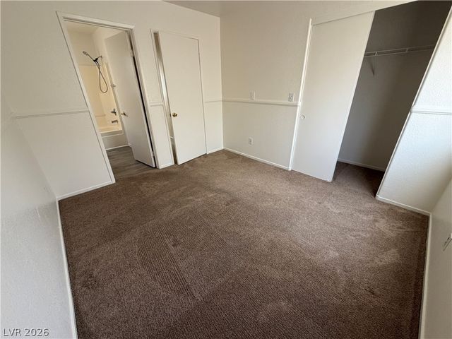 5211 Paradise Skies Avenue, Las Vegas, NV 89156