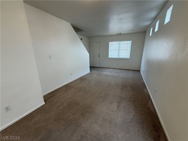 5211 Paradise Skies Avenue, Las Vegas, NV 89156