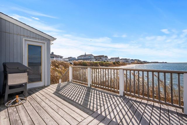 654A Dune Road, Westhampton Dunes, NY 11978