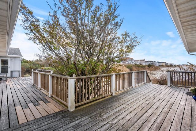 654A Dune Road, Westhampton Dunes, NY 11978