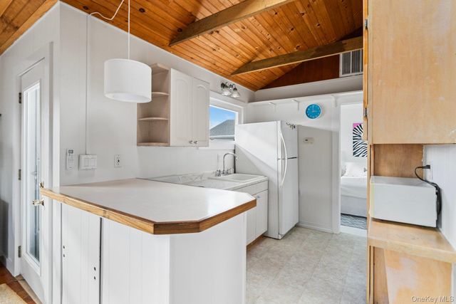 654A Dune Road, Westhampton Dunes, NY 11978