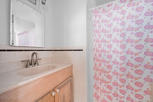 654A Dune Road, Westhampton Dunes, NY 11978