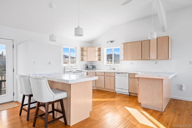 654A Dune Road, Westhampton Dunes, NY 11978