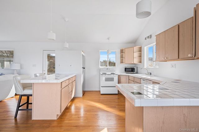 654A Dune Road, Westhampton Dunes, NY 11978