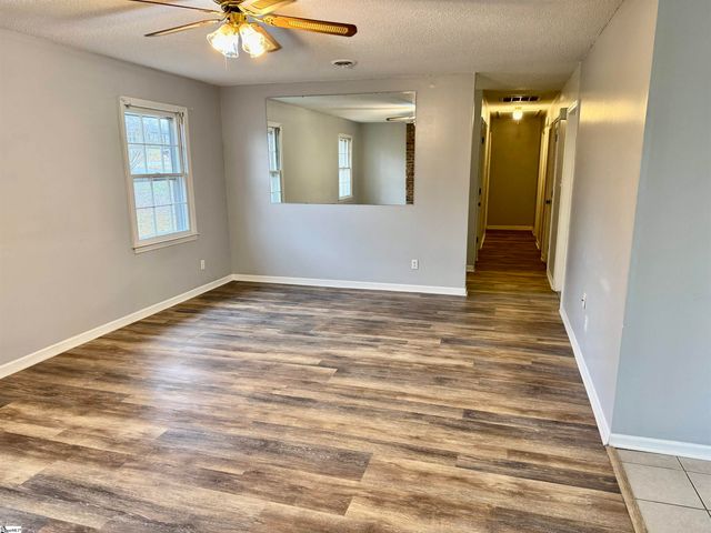 228 Greenridge Drive, Moore, SC 29369