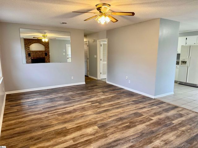 228 Greenridge Drive, Moore, SC 29369