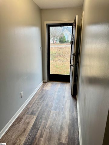 228 Greenridge Drive, Moore, SC 29369