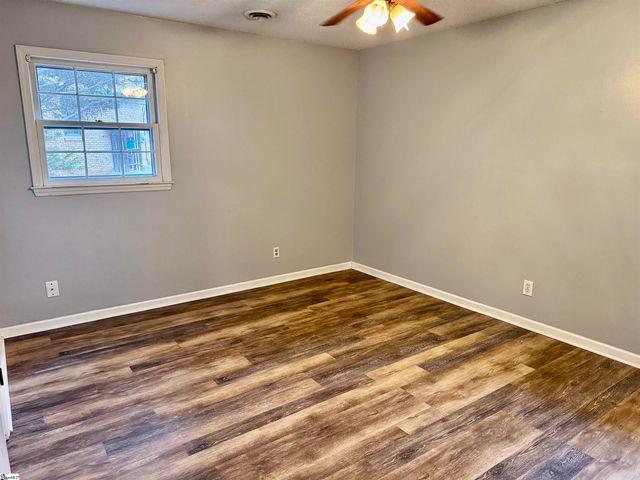 228 Greenridge Drive, Moore, SC 29369