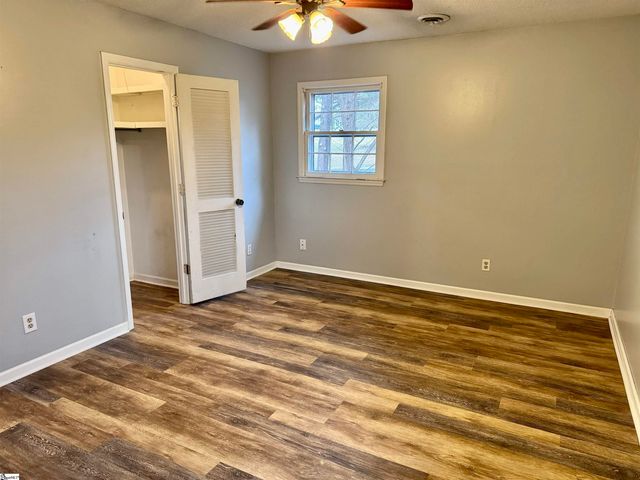 228 Greenridge Drive, Moore, SC 29369