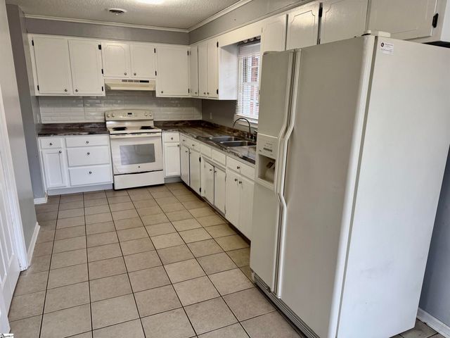 228 Greenridge Drive, Moore, SC 29369